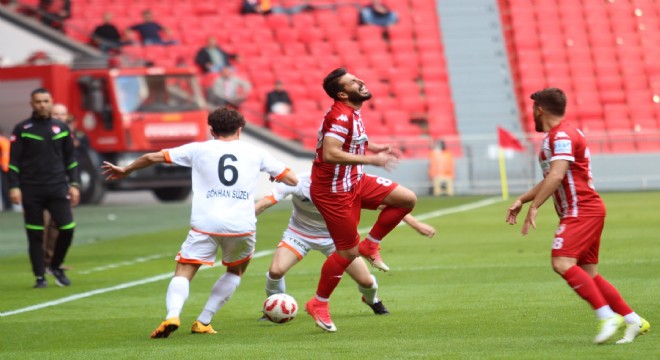 Samsunspor, sahasında Adanaspor ile berabere kaldı
