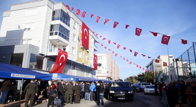 Şehidin Baba Ocağı bayraklarla donatıldı