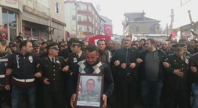 Şehit Seçen'i binler uğurladı