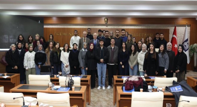 Sekmen, EBYÜ Hukuk Fakültesi öğrencilerini ağırladı