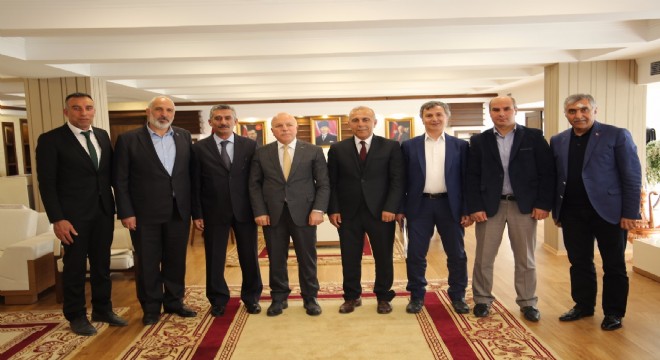 Sekmen: 'Gençler geleceğimizdir'