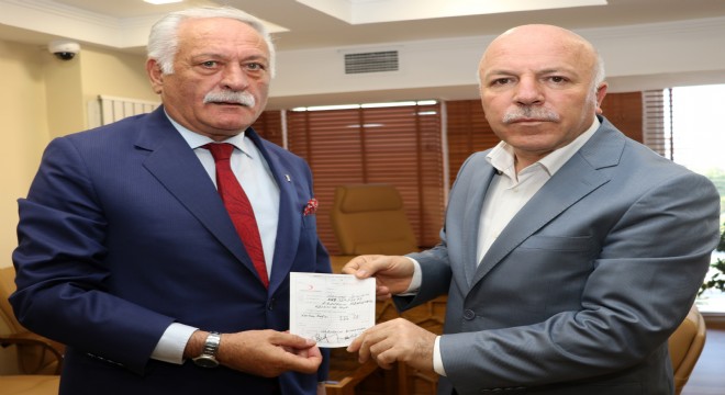 Sekmen Türk Kızılayı'na Kurban Bağışında Bulundu
