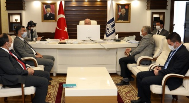 Sekmen'den Bakan Ersoy'a turizm sunumu