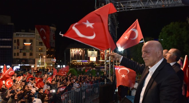 Sekmen'den Demokrasi ve Milli Birlik günü mesajı