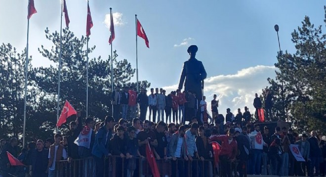 Sekmen'den tepki: ‘Havuzbaşı miting alanı değildir'