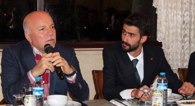 Sekmen, gençlerle teşviki paylaştı