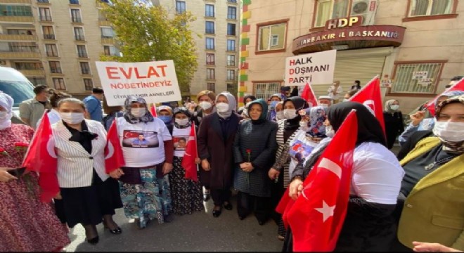Şentop'tan nöbetteki ailelere destek