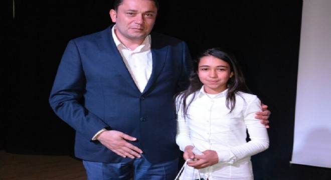 Şiir yarışmasının birincisi Aşkale'den