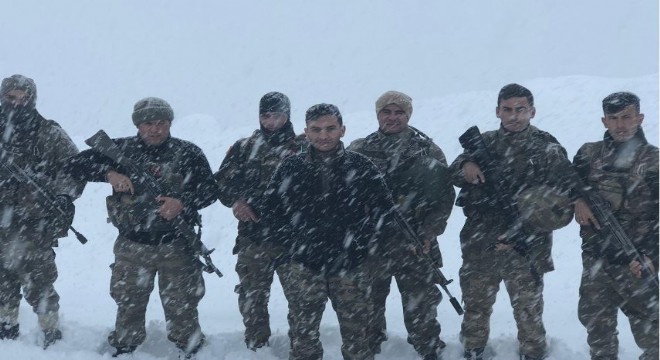 Sınırdaki Mehmetçikten ‘Evde kal çağrısı'