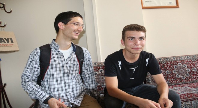 Sitare Dağında mahsur kalan iki genç kurtarıldı