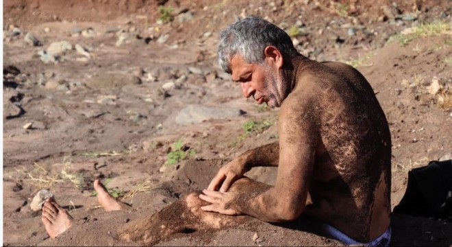 Söğütlü derenin kumlarında şifa arıyorlar