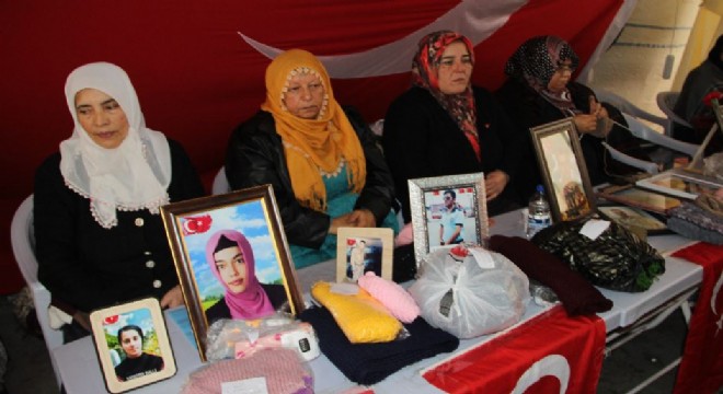 Soylu'nun ziyareti evlat nöbetindeki aileleri umutlandırdı