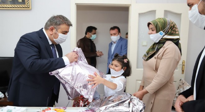 Sunar'dan çocuklara 23 Nisan jesti