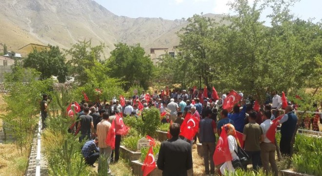 ‘Sündüs' şehitleri gözyaşı ve duayla anıldı