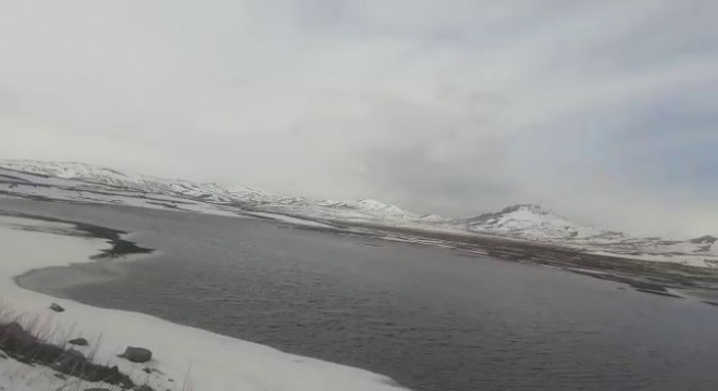 Şuşar'da eriyen kar suları gölet oluşturdu