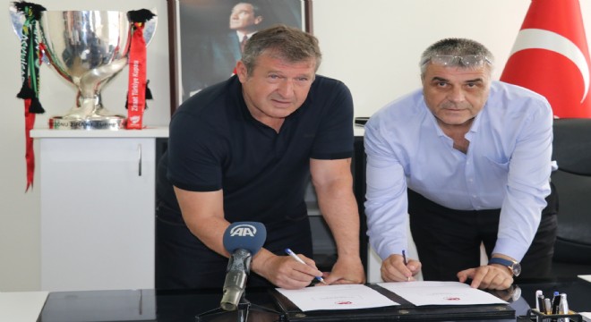 Susic imzayı attı