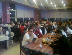 Sönmezler'den iftar yemeği