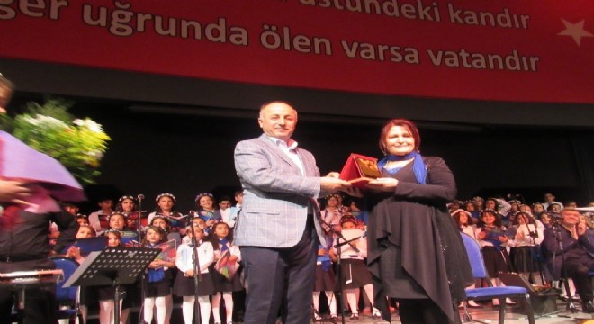 THM Çocuk Korosu'ndan yılsonu konseri