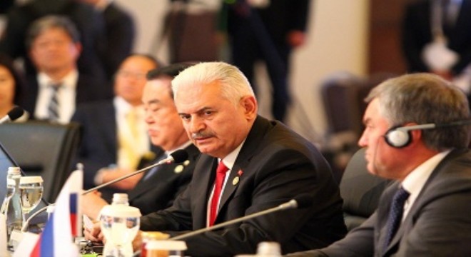 ‘Tarihi olayları tarihçiler incelemeli'
