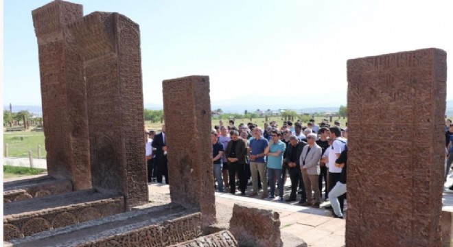 ‘Tarihin Görgü Tanıkları Ayağa Kalkıyor'