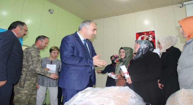 Tarımın ‘Sultanları' Sertifika ve sağım makinalarını aldı