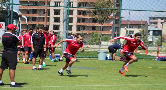 Taşkın Erzurum kampını yorumladı