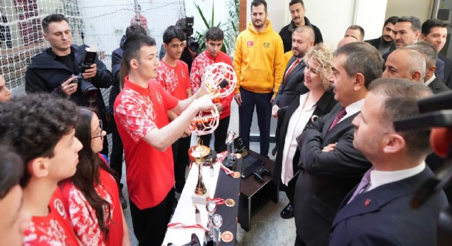 Tekin'den öğretmenlerle istişare vurgusu