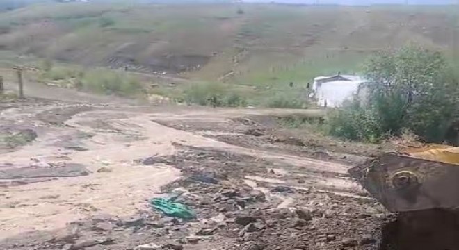 Tekman Yiğitler'de sel