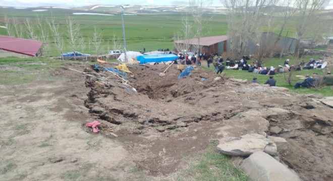 Tekman'da ahır çöktü: 1 ölü