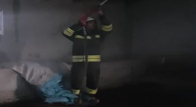 Tekman'da ahır yangını