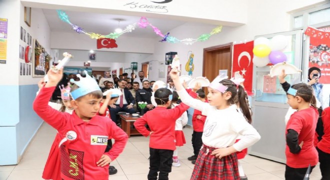 Titiz, öğrencilerin okuma heyecanını paylaştı