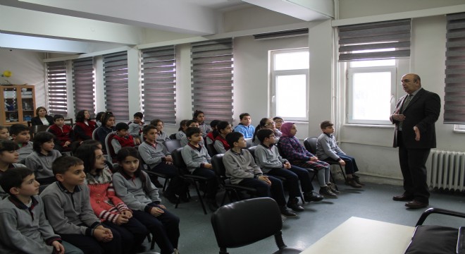 Topdağı, öğrencilere Mehmetçik Vakfı'nı anlattı