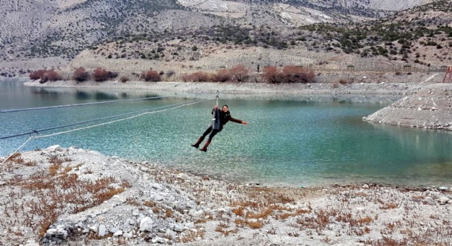 Tortum Gölü üzerinde zipline keyfi