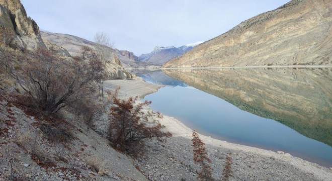 Tortum Gölü'nde su seviyesi düştü