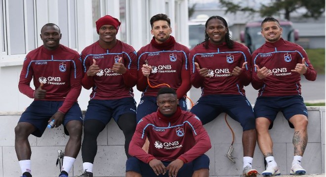Trabzonspor Erzurum'a 19 futbolcuyla geldi