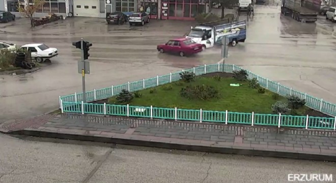 Trafik kazaları polis kameralarına yansıdı