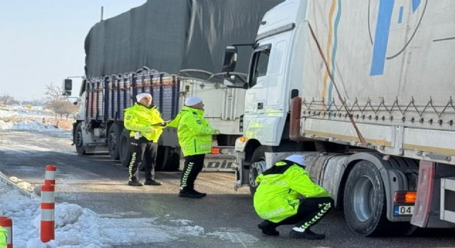 Trafikte kış lastiği gündemi