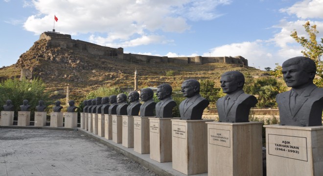 Türk Halk Edebiyatına büyük hizmet