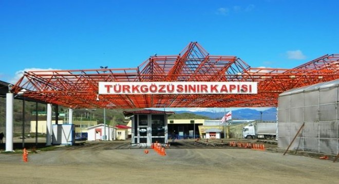 Türkgözü'nde kaçak eşya operasyonu