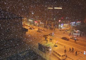 Erzurum'da üç gün kar var
