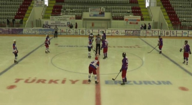 UNİLİG Buz Hokeyi Türkiye Şampiyonası başladı