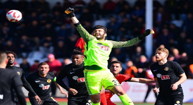Ümraniyespor Eskişehirspor'a tek golle teslim oldu