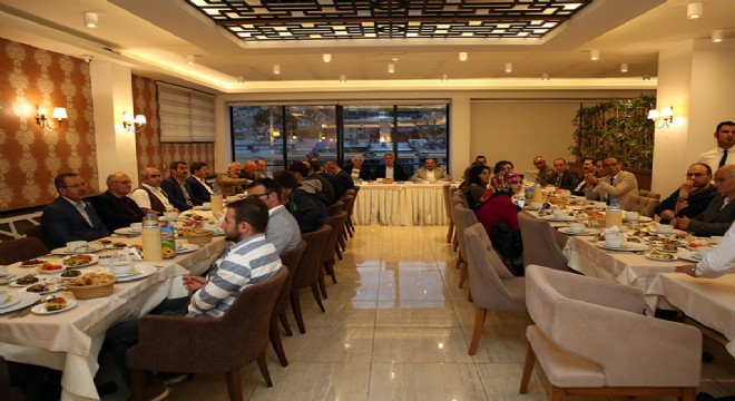 Ustaoğlu, Gazeteciler Cemiyetinin iftarına katıldı