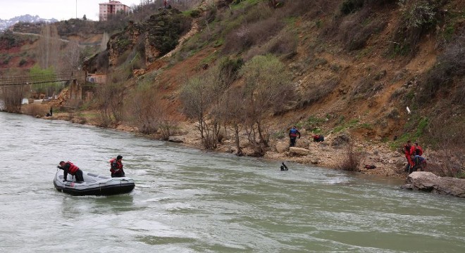 Uzman çavuş Güneş'i arama çalışmaları sürüyor