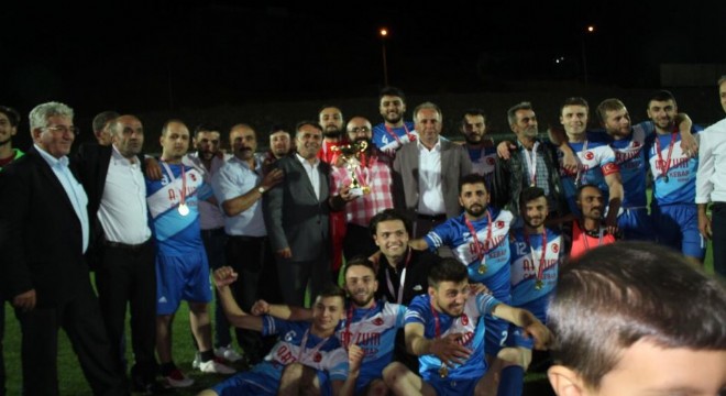 Uzundere'de futbol şöleni