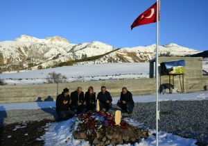  “Bu vatan için, bin evlat feda olsun” 