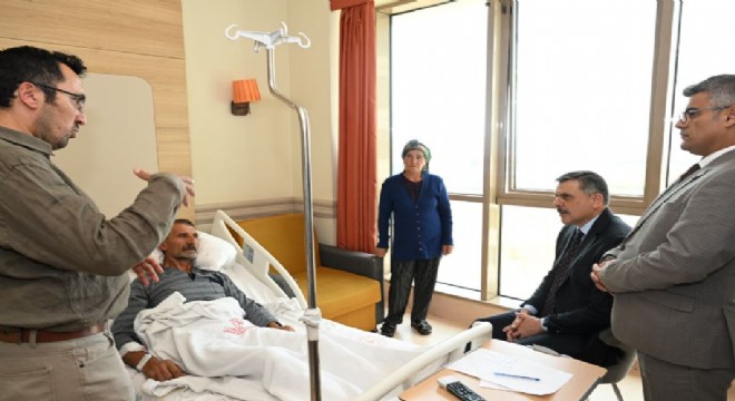 Vali Çiftçi gönülleri kazandı