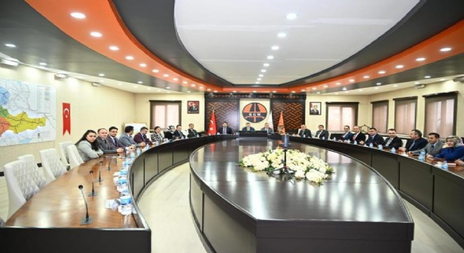 Vali Çiftçi'ye ulaşım brifingi