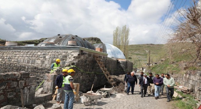 Vali Doğan restorasyon yanlışına müdahale etti