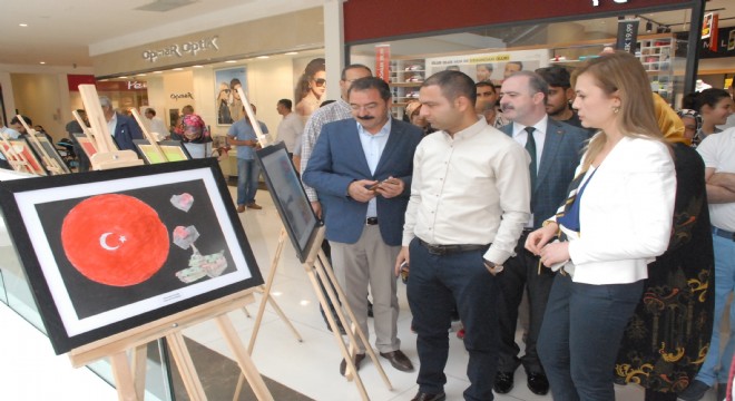 Van'da 15 Temmuz konulu resim sergisi